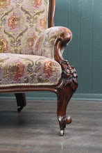Load image into Gallery viewer, 19th Century Walnut English Chaise Lounge