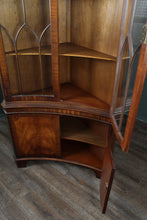 Load image into Gallery viewer, English Mahogany Corner Cabinet c.1950