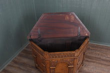 Load image into Gallery viewer, English Solid Oak Bedding Box