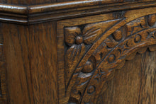 Load image into Gallery viewer, English Solid Oak Bedding Box