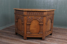 Load image into Gallery viewer, English Solid Oak Bedding Box