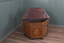 Load image into Gallery viewer, English Solid Oak Bedding Box