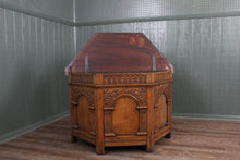 Load image into Gallery viewer, English Solid Oak Bedding Box