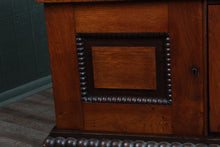 Load image into Gallery viewer, English Oak Server c.1910