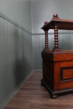 Load image into Gallery viewer, English Oak Server c.1910