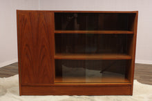 Load image into Gallery viewer, English Midcentury Bookcase c.1960