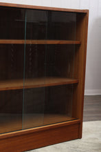 Load image into Gallery viewer, English Midcentury Bookcase c.1960