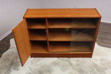 Load image into Gallery viewer, English Midcentury Bookcase c.1960