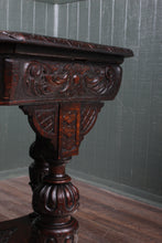 Load image into Gallery viewer, English Oak Handcarved Center Table c.1890