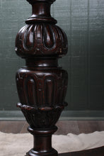 Load image into Gallery viewer, English Oak Handcarved Center Table c.1890