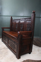 Load image into Gallery viewer, English Oak Settle c.1850