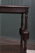 Load image into Gallery viewer, English Oak Occasional Table c.1900