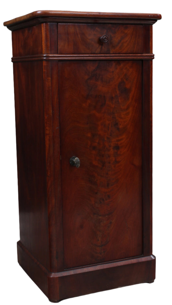 Petite English Mahogany Cabinet c.1900