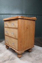 Load image into Gallery viewer, English Pine Chest of Drawers c.1900