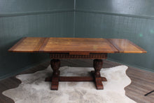 Load image into Gallery viewer, English Oak Drawleaf Table c.1900