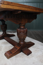 Load image into Gallery viewer, English Oak Drawleaf Table c.1900