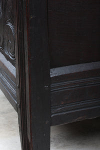 English Handcarved Oak Bedding Box c.1820