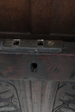 Load image into Gallery viewer, English Handcarved Oak Bedding Box c.1820