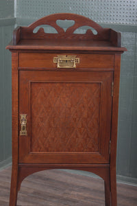 English Arts and Crafts Oak Cabinet c.1910