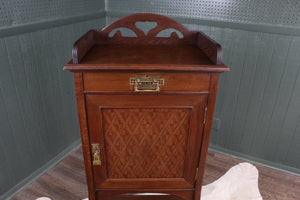 English Arts and Crafts Oak Cabinet c.1910