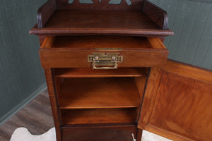 English Arts and Crafts Oak Cabinet c.1910