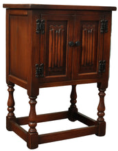 Load image into Gallery viewer, Petite English Oak Cupboard