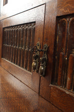 Load image into Gallery viewer, English Solid Oak Bookcase over Cupboard