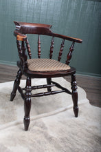 Load image into Gallery viewer, Solid English Pub Chair