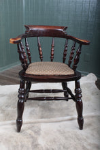 Load image into Gallery viewer, Solid English Pub Chair