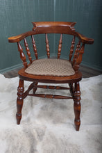 Load image into Gallery viewer, Solid English Pub Chair