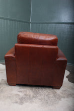 Load image into Gallery viewer, English Leather Chair