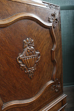 Load image into Gallery viewer, English Oak Sideboard c.1910