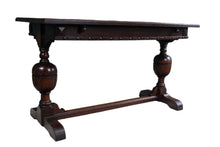 Load image into Gallery viewer, English Oak Table c.1920