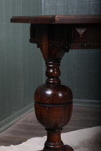 Load image into Gallery viewer, English Oak Table c.1920