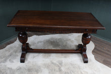 Load image into Gallery viewer, English Oak Table c.1920