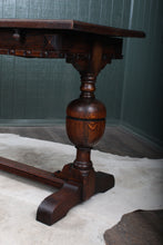 Load image into Gallery viewer, English Oak Table c.1920