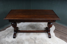 Load image into Gallery viewer, English Oak Table c.1920