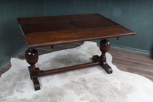 Load image into Gallery viewer, English Oak Table c.1920