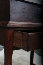 Load image into Gallery viewer, English Oak Bible Box c.1724