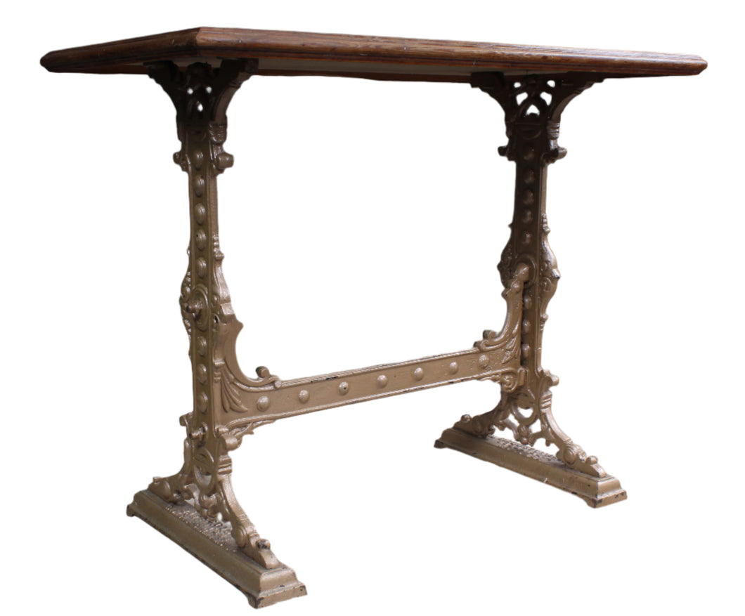 English Cast Iron Pub Table by Gaskell and Chambers  c.1900