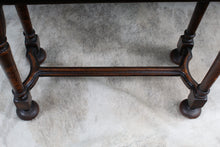 Load image into Gallery viewer, English Oak Occasional Table c.1900