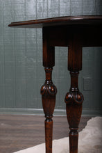 Load image into Gallery viewer, English Oak Occasional Table c.1900