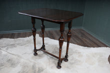 Load image into Gallery viewer, English Oak Occasional Table c.1900