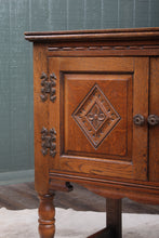 Load image into Gallery viewer, English Oak Cabinet