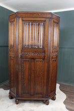 Load image into Gallery viewer, English Oak Hallrobe c.1900