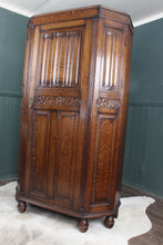 Load image into Gallery viewer, English Oak Hallrobe c.1900