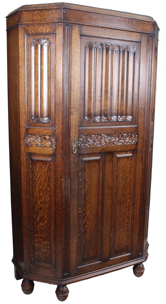 English Oak Hallrobe c.1900