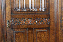 Load image into Gallery viewer, English Oak Hallrobe c.1900