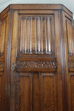 Load image into Gallery viewer, English Oak Hallrobe c.1900