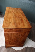 Load image into Gallery viewer, Burl Walnut French Chest c.1780